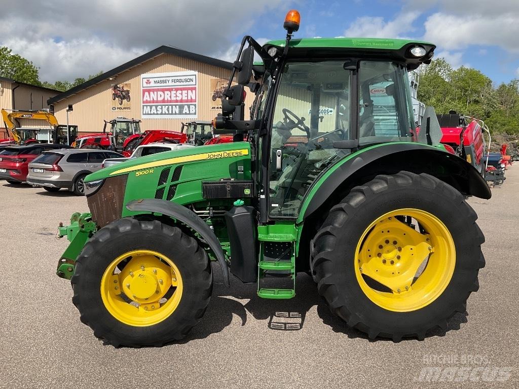 John Deere 5100 R Traktory