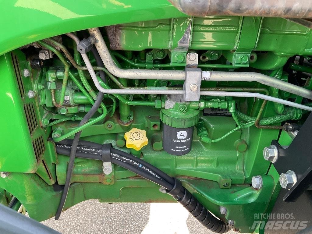 John Deere 5100 R Traktory