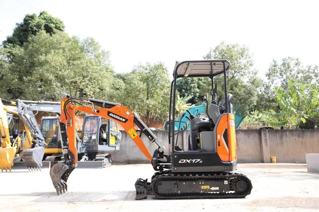 Doosan DX 17 Pásová rýpadla