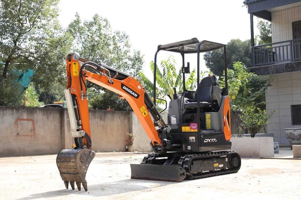 Doosan DX 17 Pásová rýpadla
