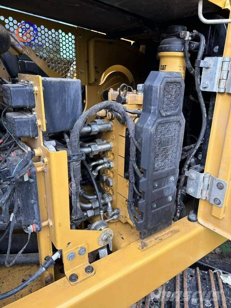 CAT 307.5 Mini rýpadla < 7t