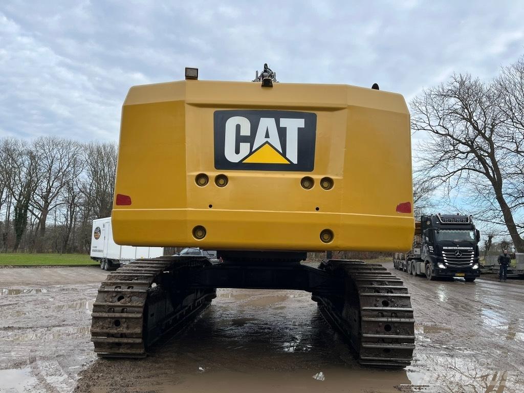 CAT 374 F L Pásová rýpadla