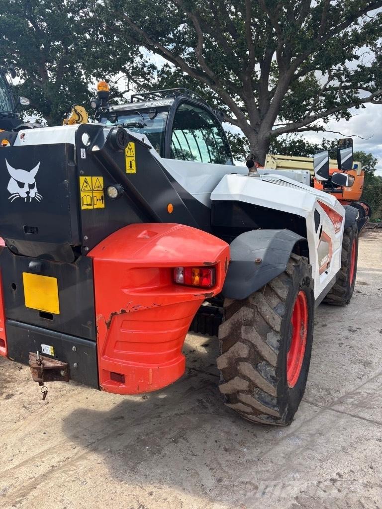 Bobcat T 40.180 Teleskopické manipulátory