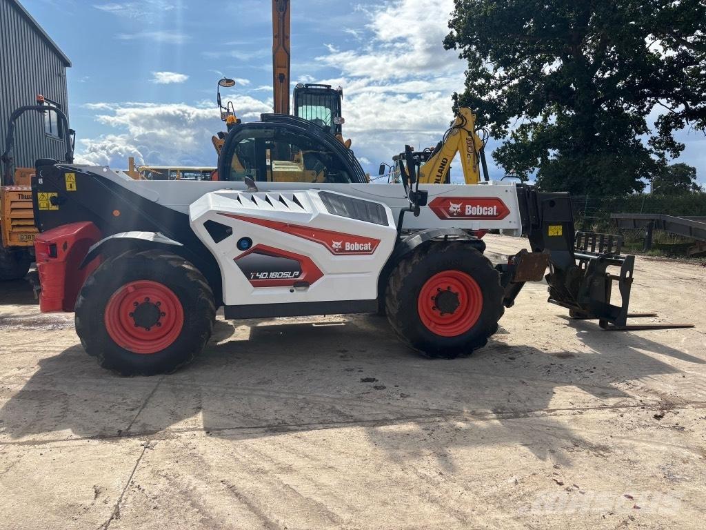 Bobcat T 40.180 Teleskopické manipulátory