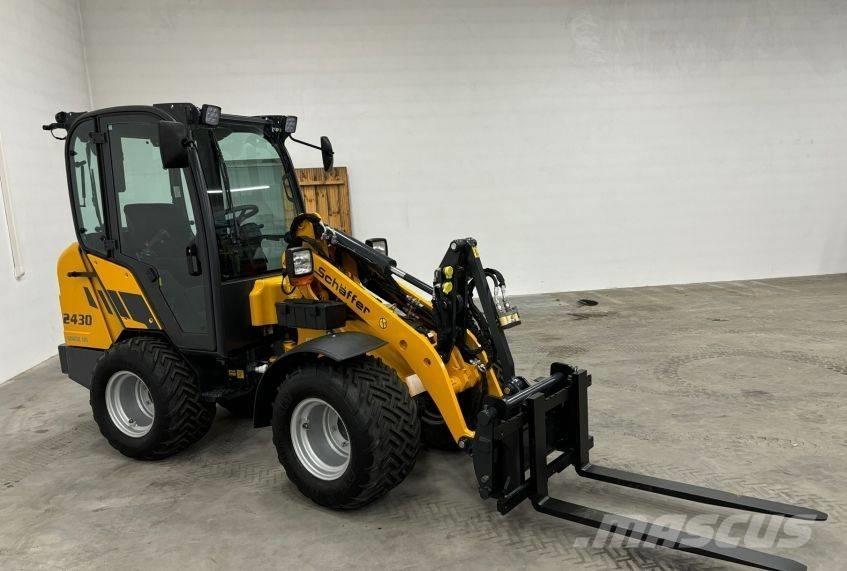 Schäffer 2430 HD Smykem řízené nakladače