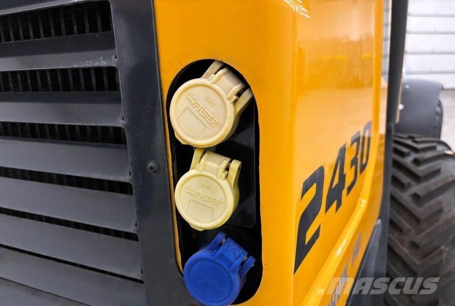 Schäffer 2430 HD Smykem řízené nakladače