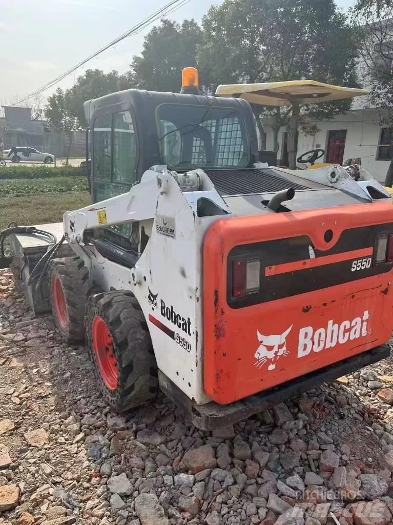 Bobcat S 550 Kolové nakladače