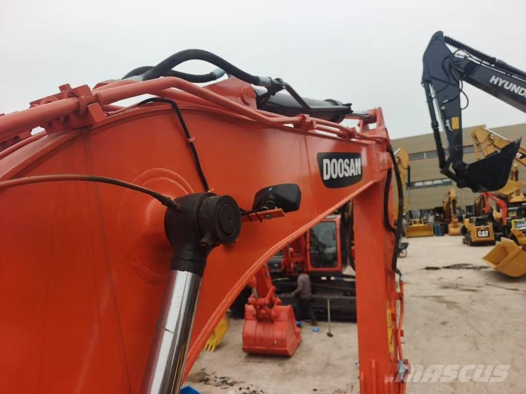 Doosan DX 140 Pásová rýpadla