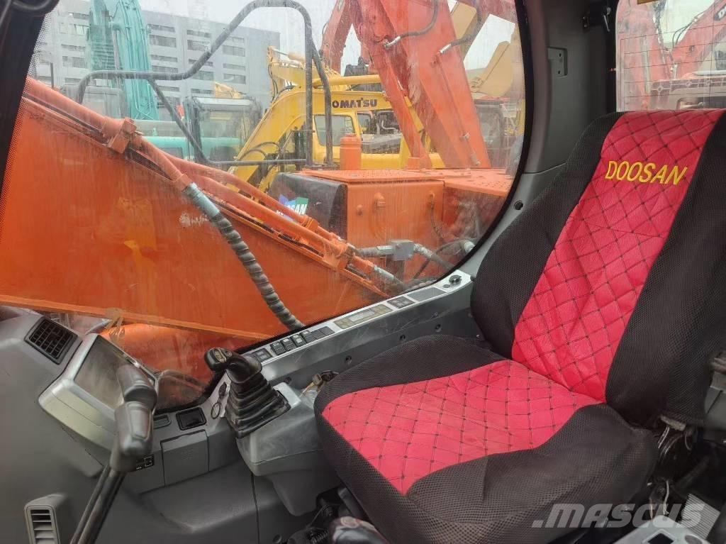 Doosan DX 140 Pásová rýpadla