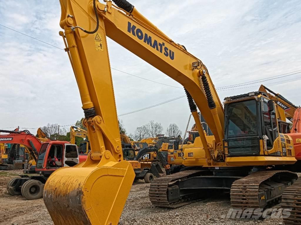 Komatsu PC 210 Pásová rýpadla