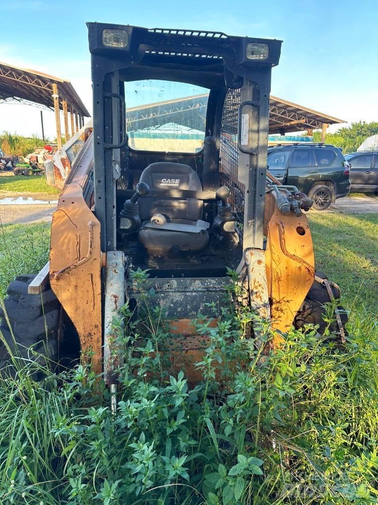 CASE SR 250 Smykem řízené nakladače