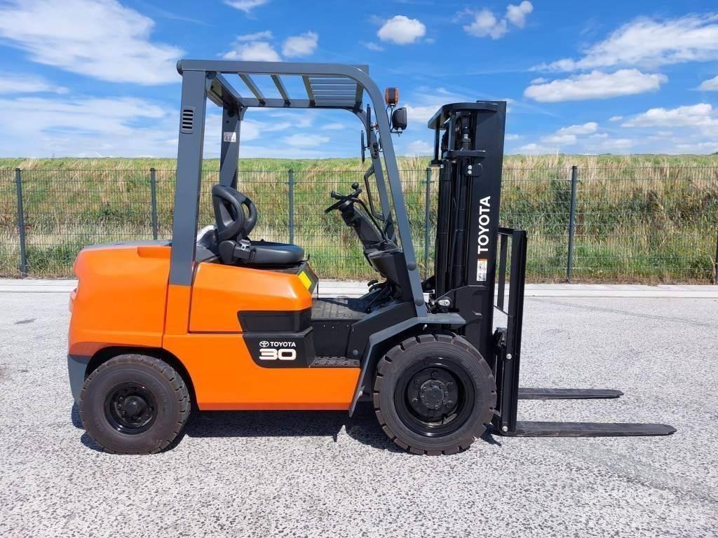 Toyota FDZN30 Dieselové vozíky