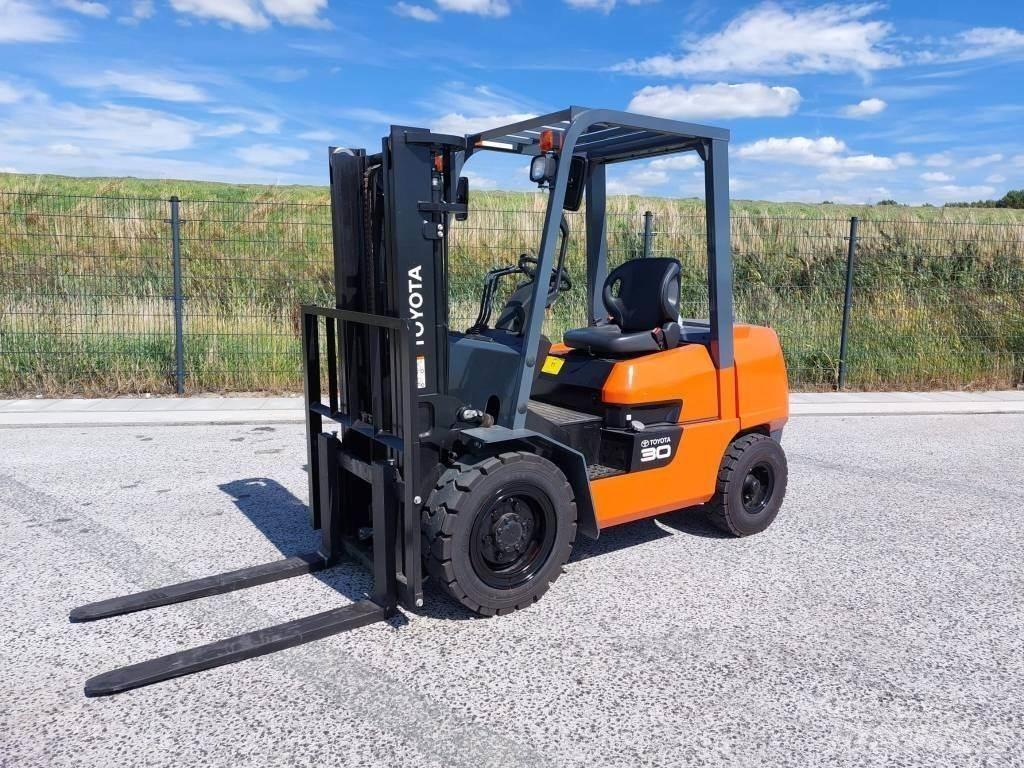 Toyota FDZN30 Dieselové vozíky