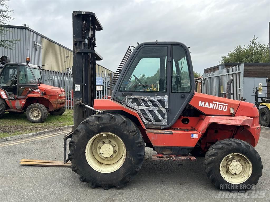 Manitou M26-4 Terénní vysokozdvižné vozíky