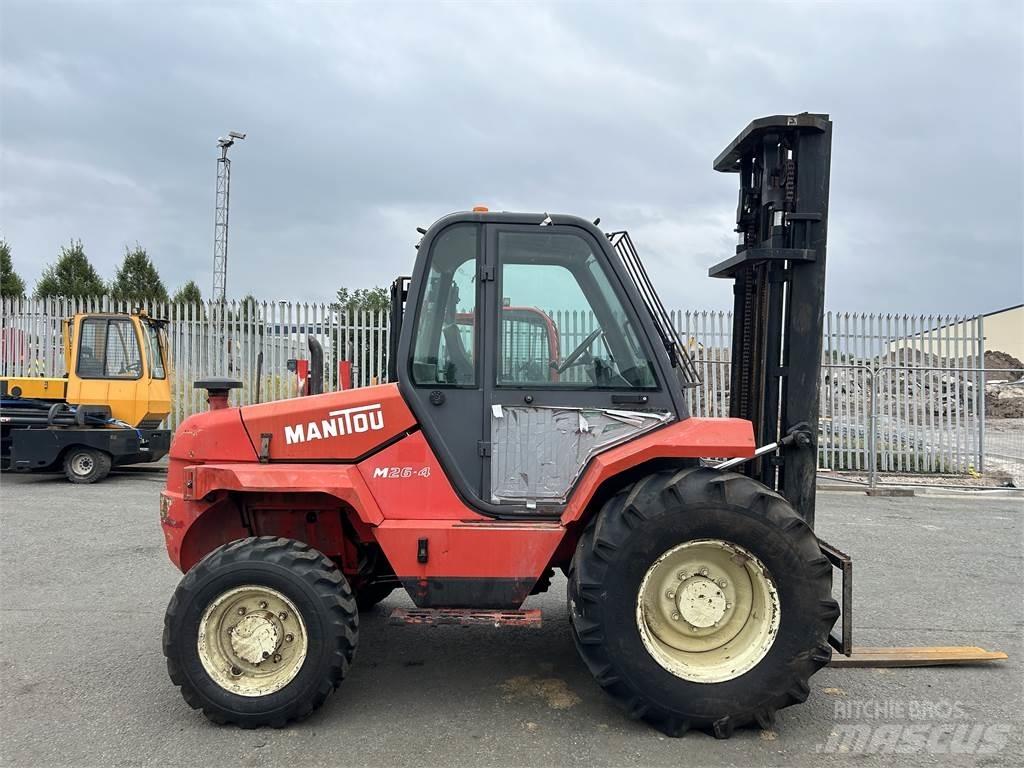 Manitou M26-4 Terénní vysokozdvižné vozíky