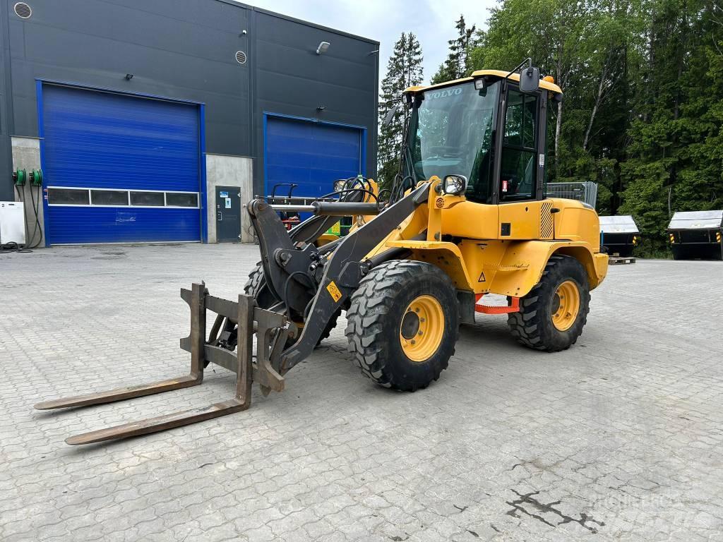 Volvo L 30 G Kolové nakladače
