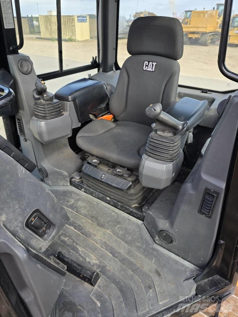 CAT D 3 LGP Pásové dozery