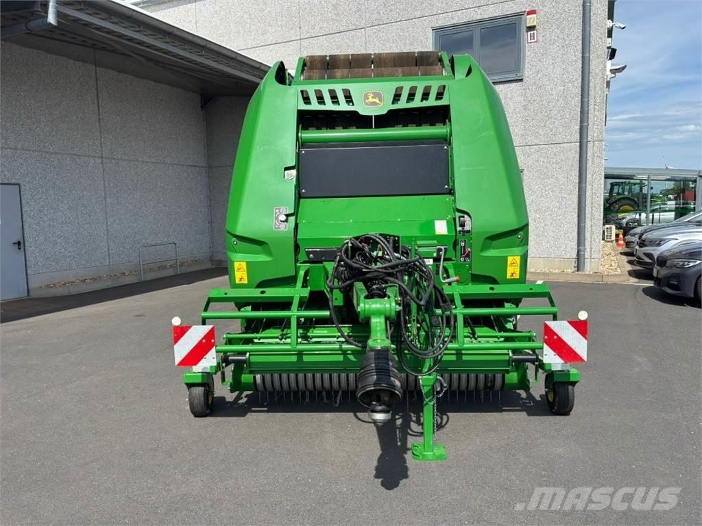 John Deere V451M Lis na válcové balíky