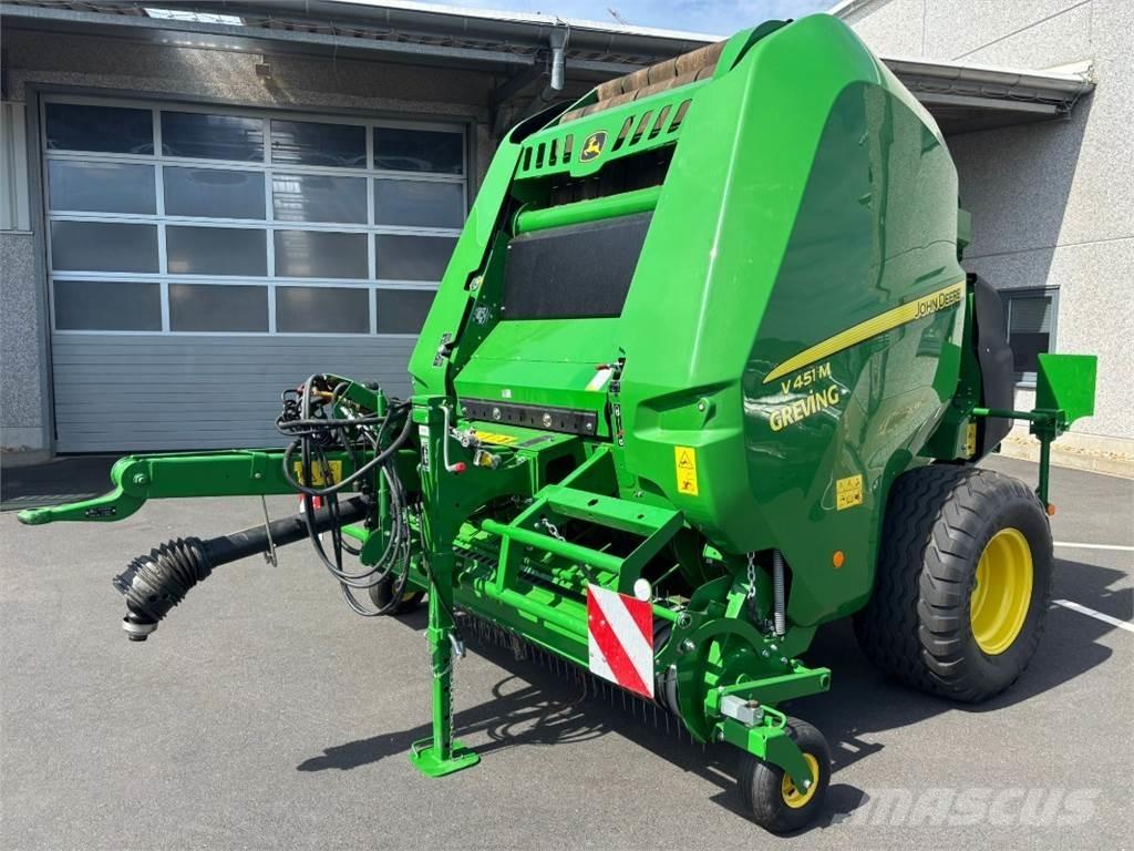 John Deere V451M Lis na válcové balíky