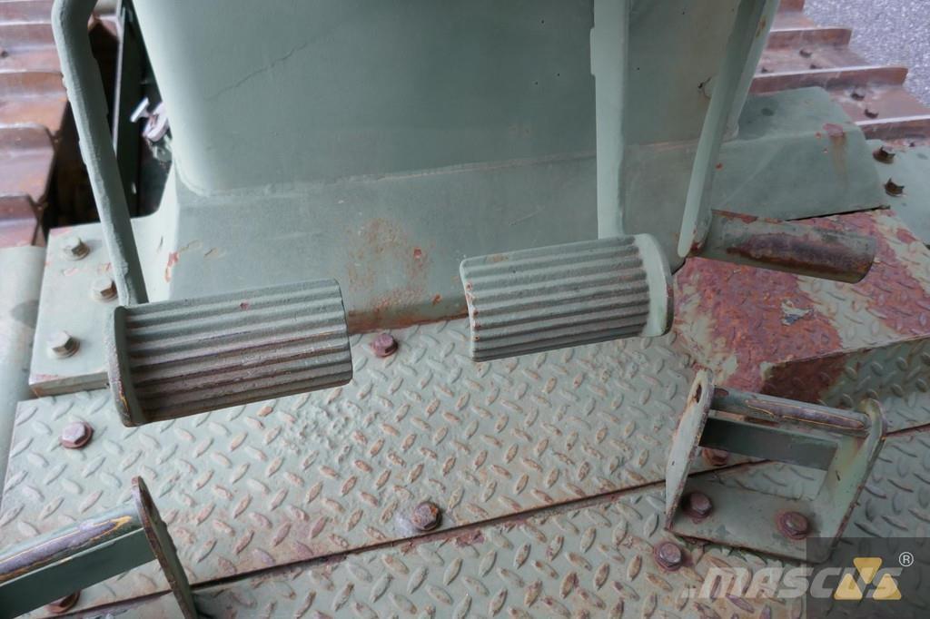 CAT D7G Ex-army Pásové dozery