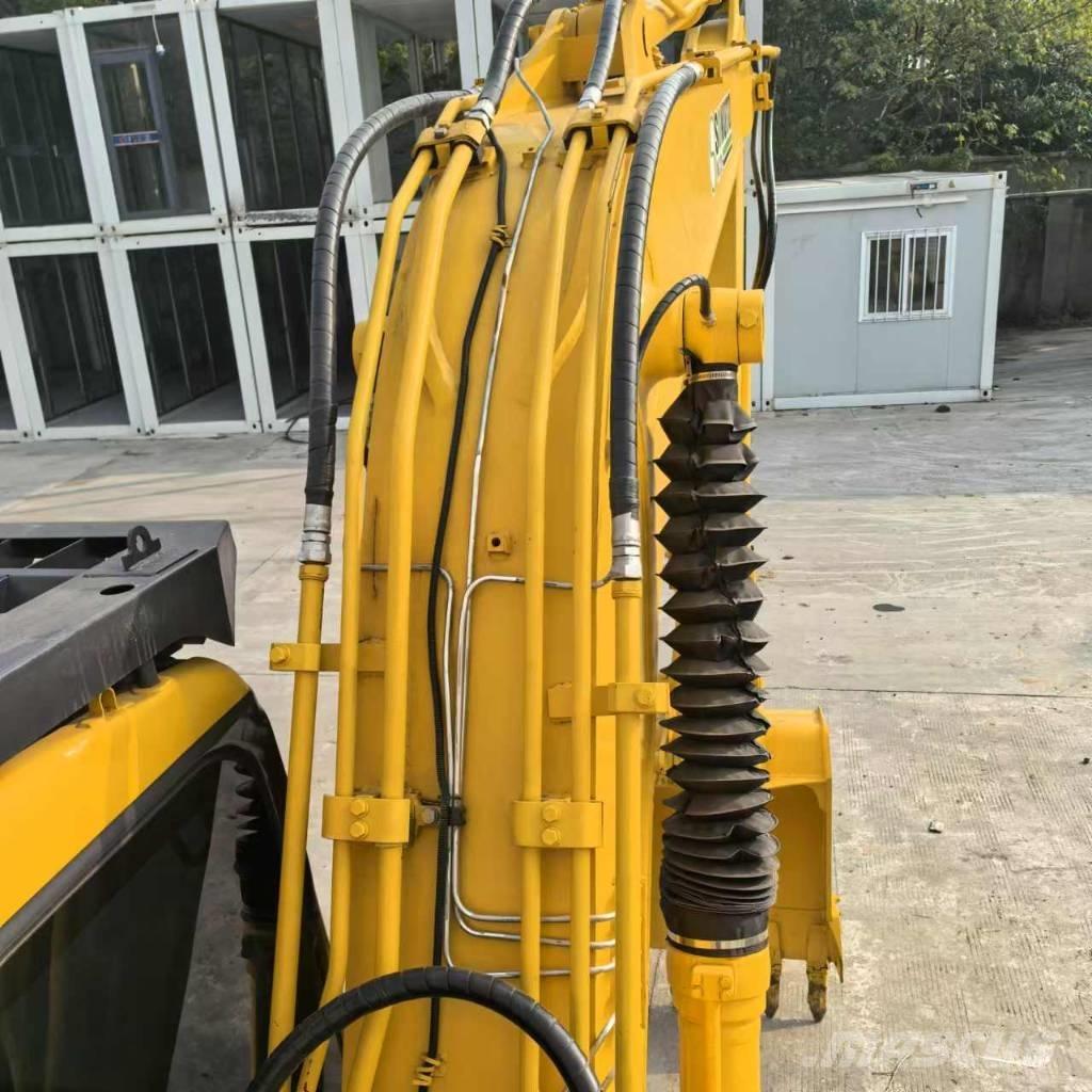 Komatsu PC 130-7 Pásová rýpadla