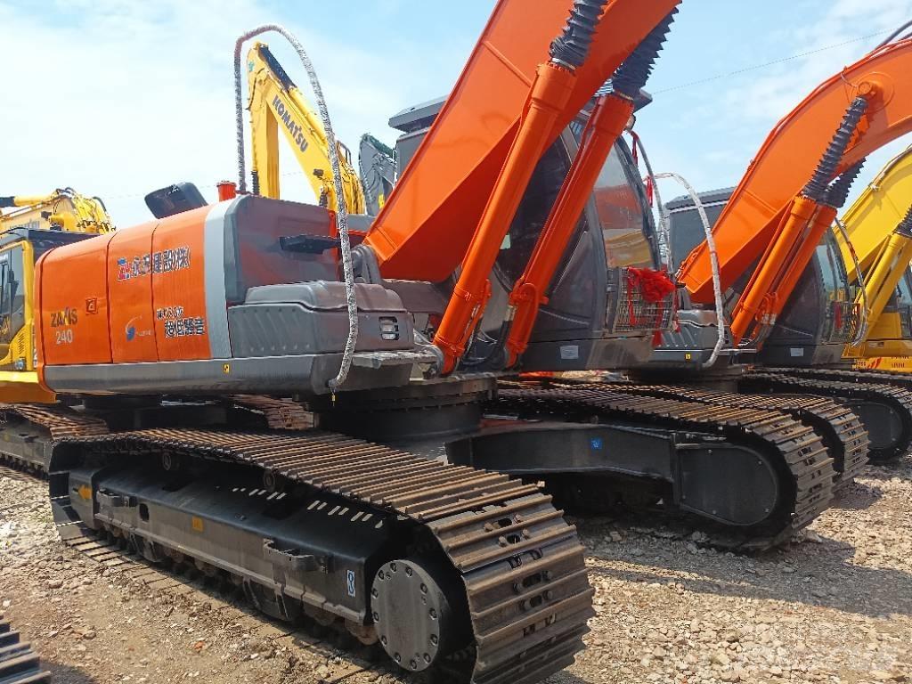 Hitachi ZX 240 Pásová rýpadla