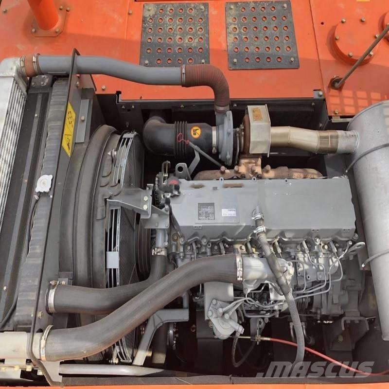 Hitachi zx350 Pásová rýpadla