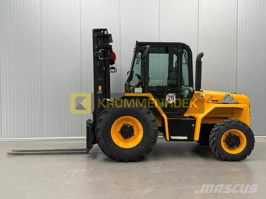 JCB 940 Terénní vysokozdvižné vozíky