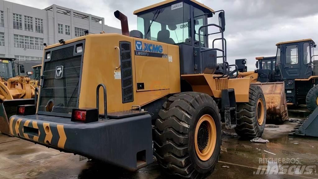 XCMG LW 600 FV Kolové nakladače