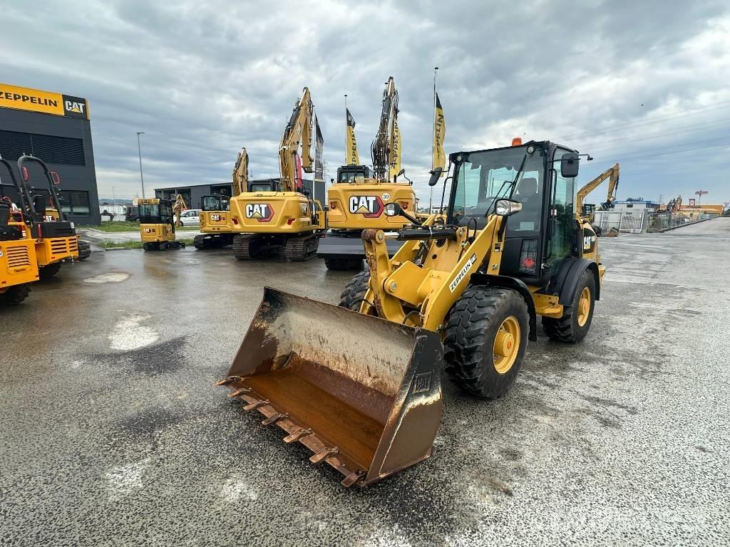 CAT 906 M Kolové nakladače