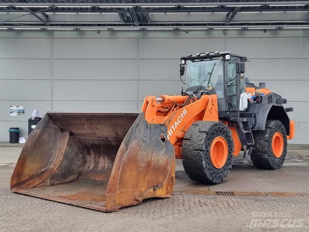 Hitachi ZW 250 Kolové nakladače