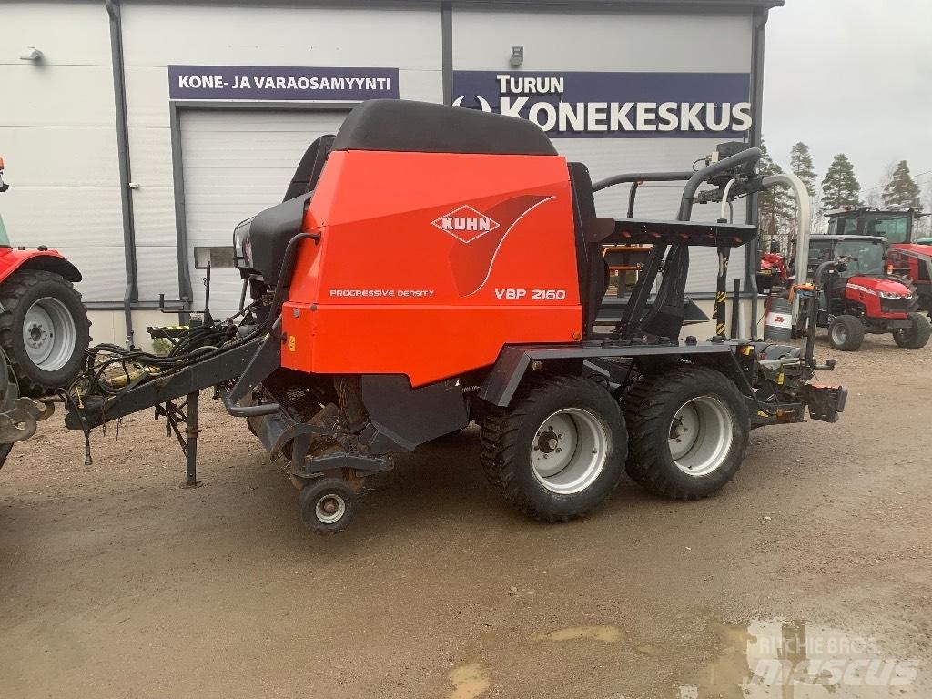 Kuhn VBP 2160 Lis na válcové balíky