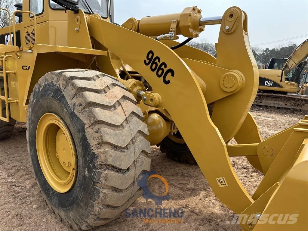 CAT 966 C Kolové nakladače