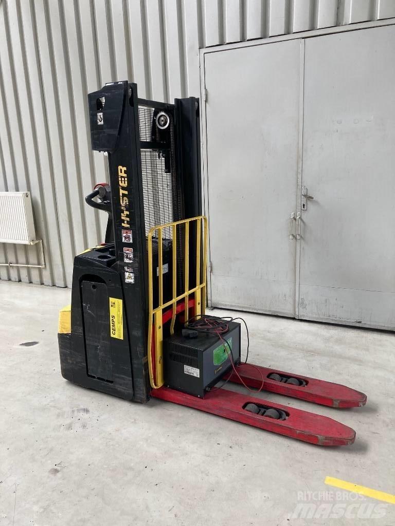 Hyster S 1.2 Ručně vedené vysokozdvižné vozíky