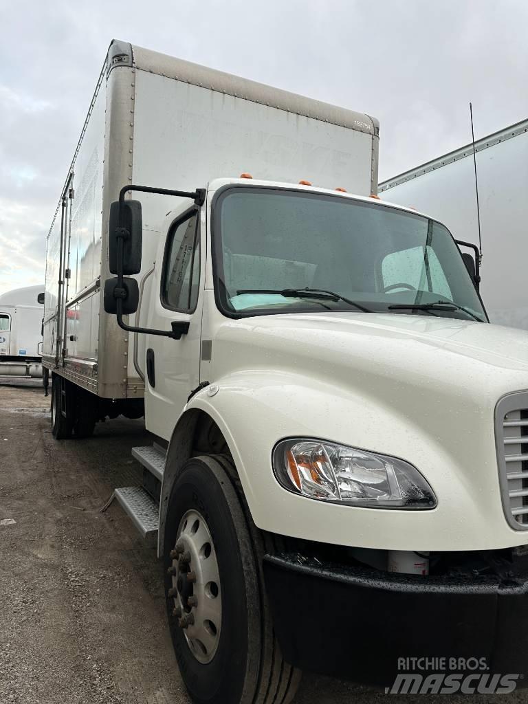 Freightliner M2 106 Skříňová nástavba