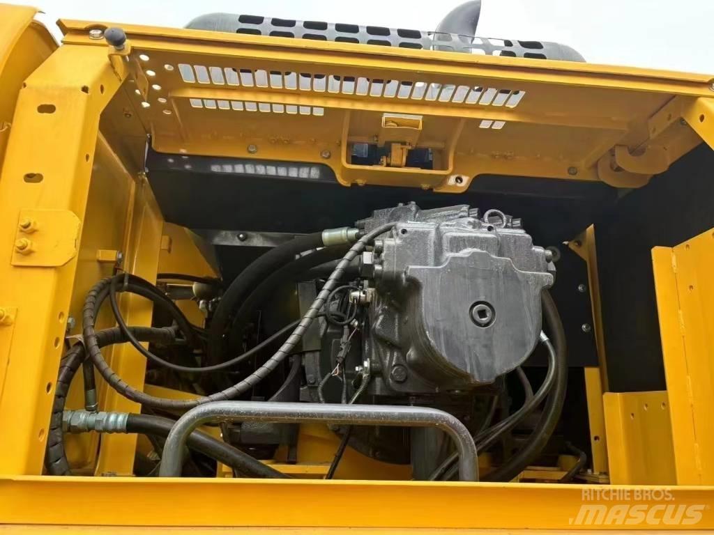 Komatsu 400-7 Pásová rýpadla