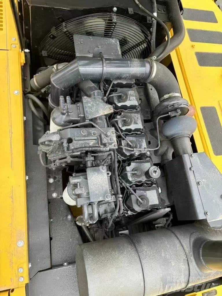 Komatsu 400-7 Pásová rýpadla