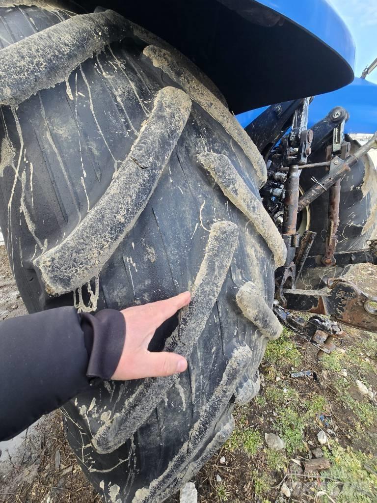 New Holland T 8030 Traktory