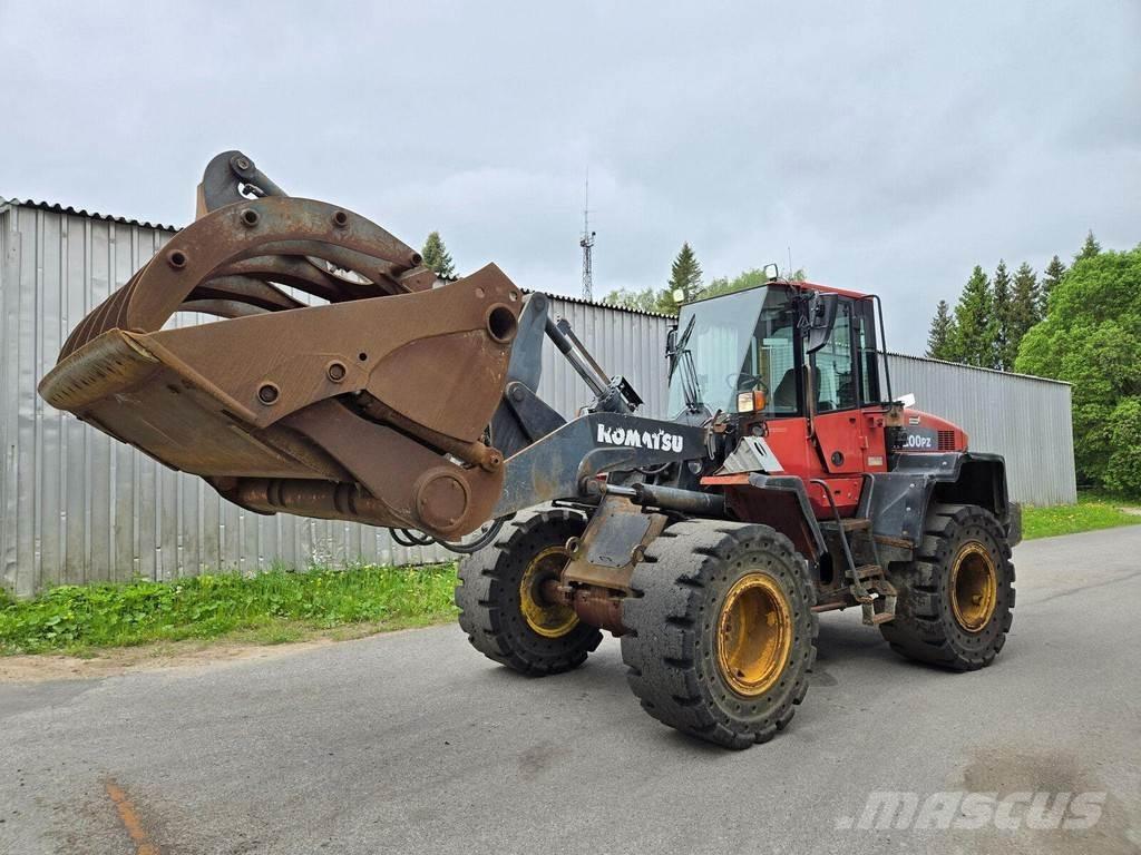 Komatsu WA200PZ-6 Kolové nakladače