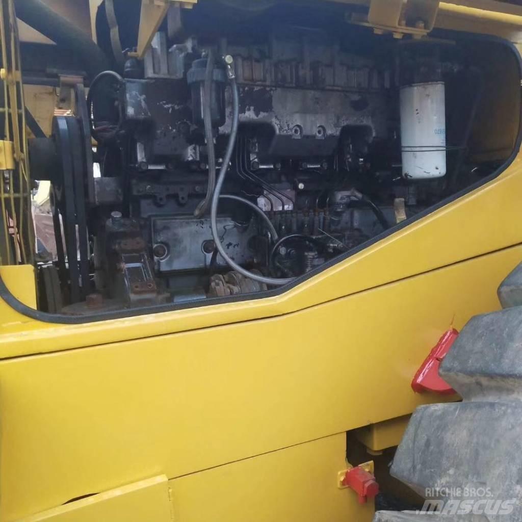 Komatsu wa470-3 Kolové nakladače
