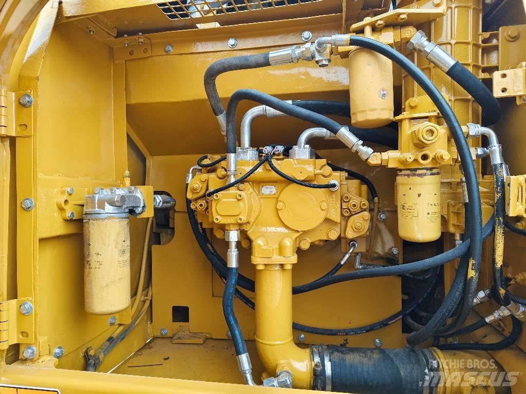 CAT 330 D2L Pásová rýpadla