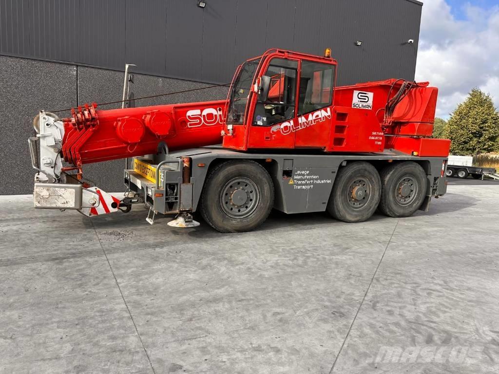 Demag AC 40-1 City Univerzální terénní jeřáby
