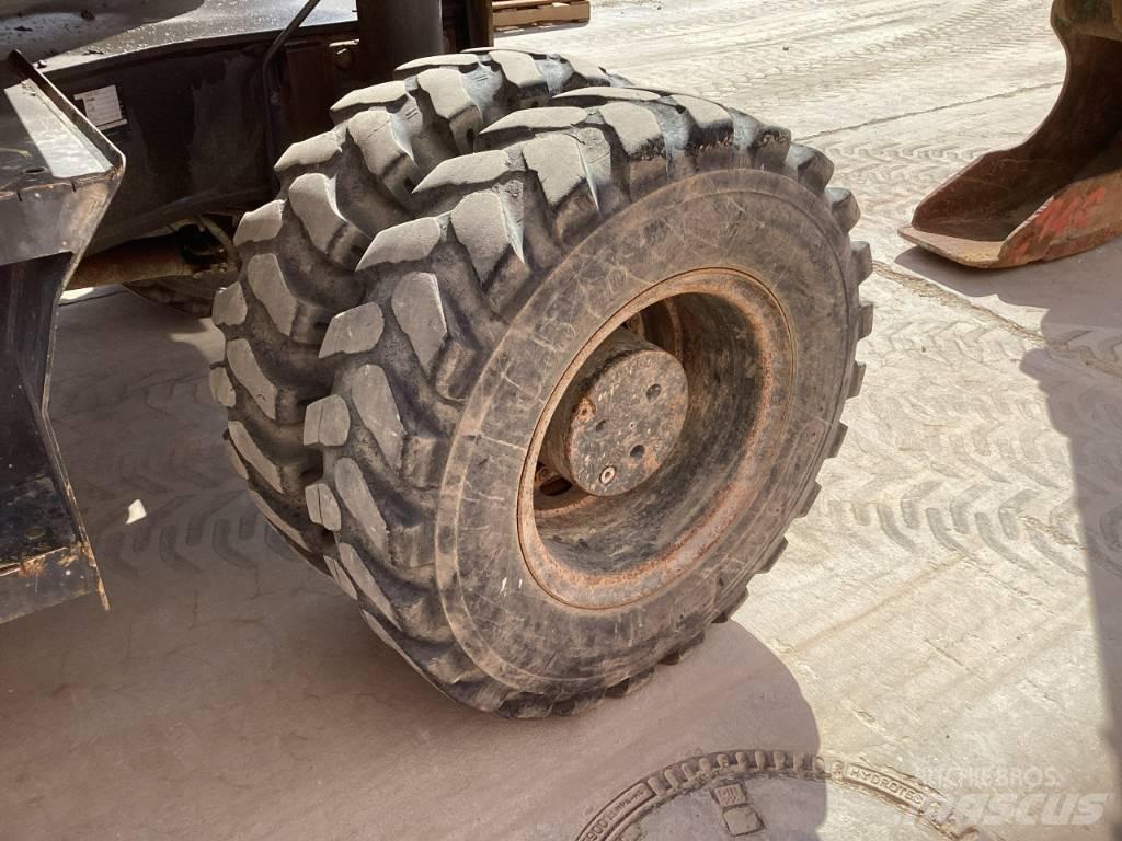 Komatsu PW 160-7E0 Kolová rýpadla