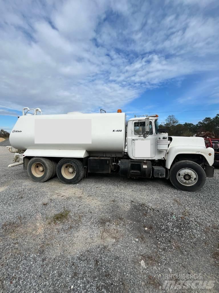 Mack RD 688 Cisterny na vodu