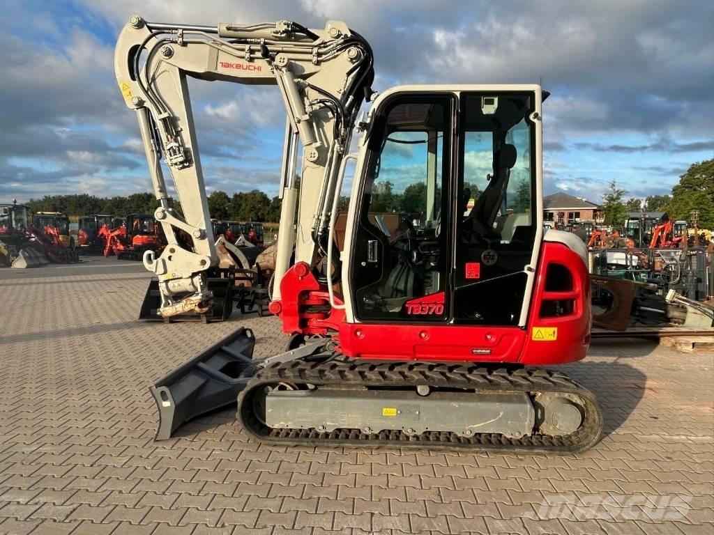 Takeuchi TB 370 V4 Midi rýpadla 7t - 12t