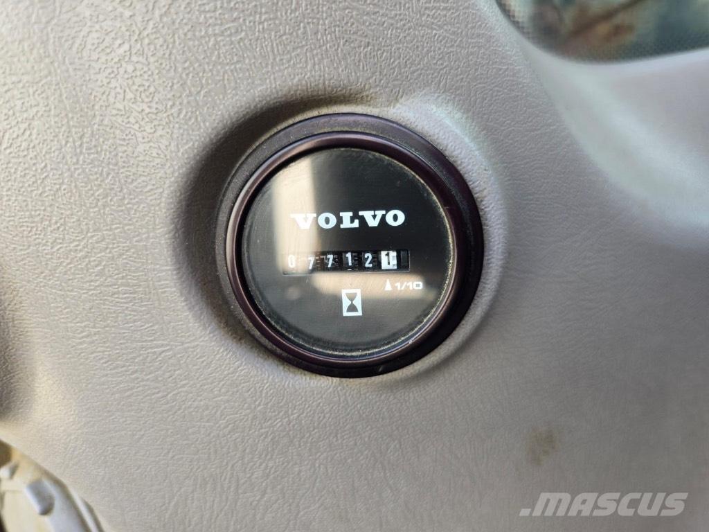 Volvo EC 220EL Pásová rýpadla