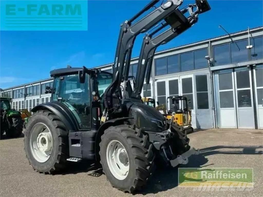 Valtra g135v 1b9 Traktory