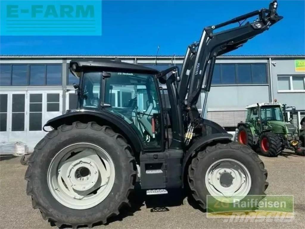 Valtra g135v 1b9 Traktory