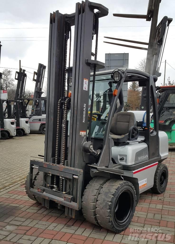 Nissan UGD02A30PQ LPG vozíky