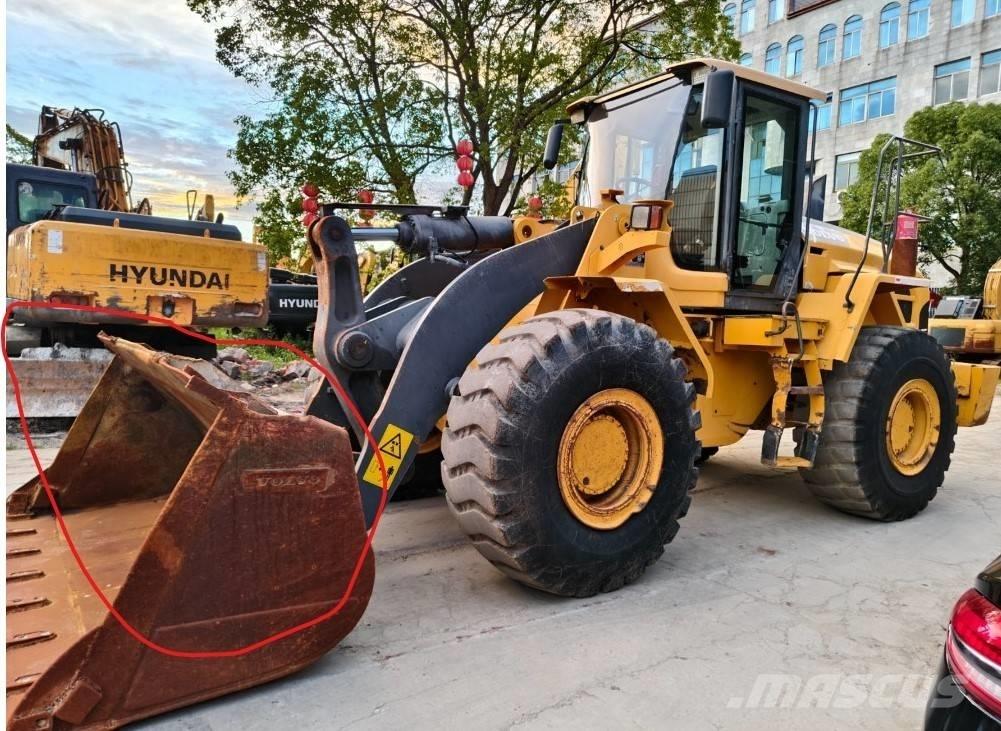 Volvo L 120 Kolové nakladače